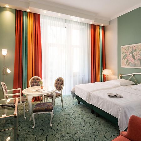 Hotel Palmenhof Франкфурт на Майн Екстериор снимка