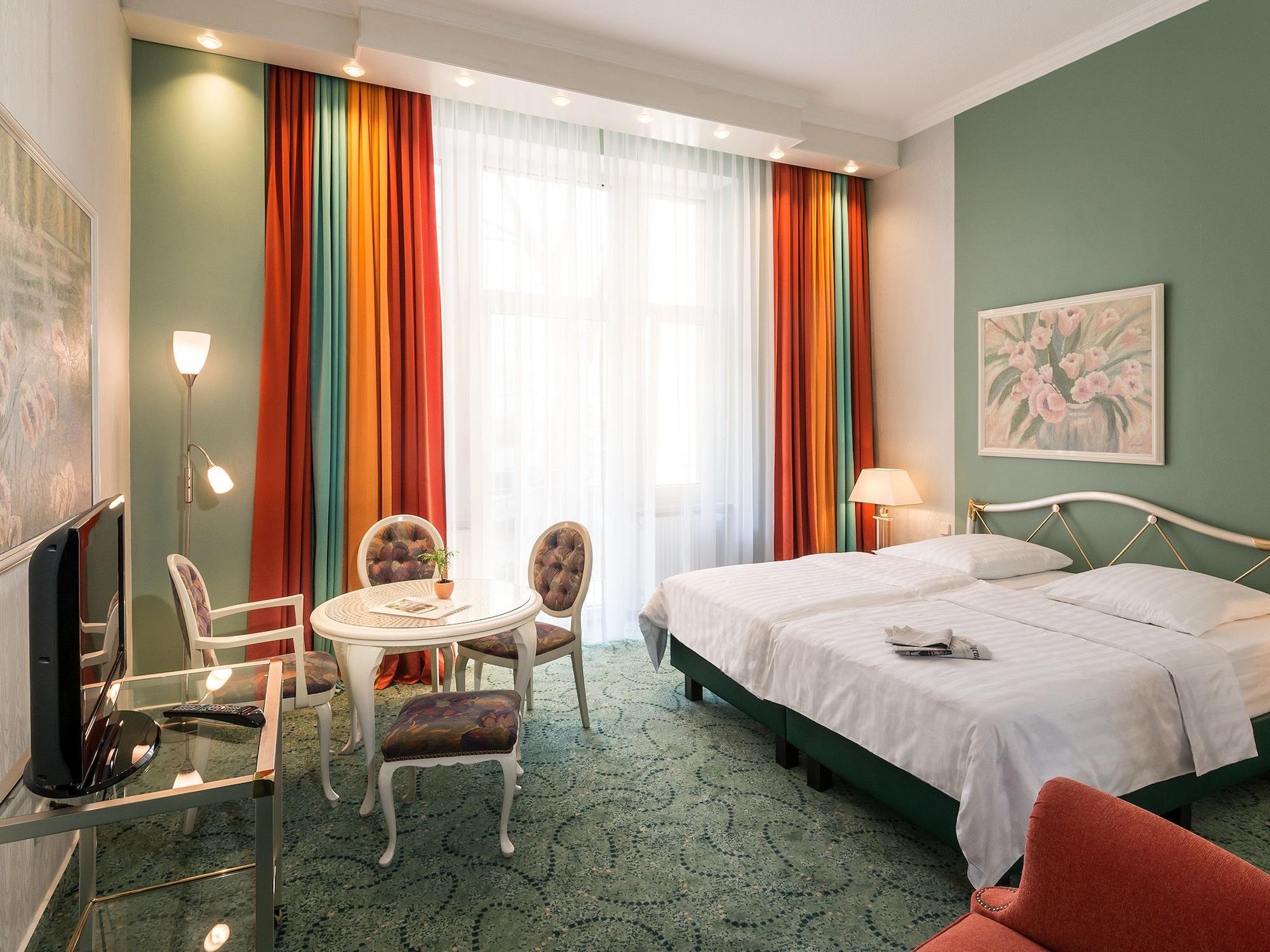 Hotel Palmenhof Франкфурт на Майн Екстериор снимка