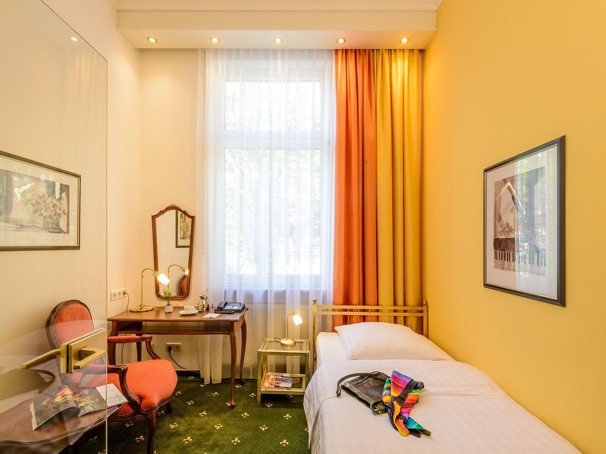 Hotel Palmenhof Франкфурт на Майн Екстериор снимка