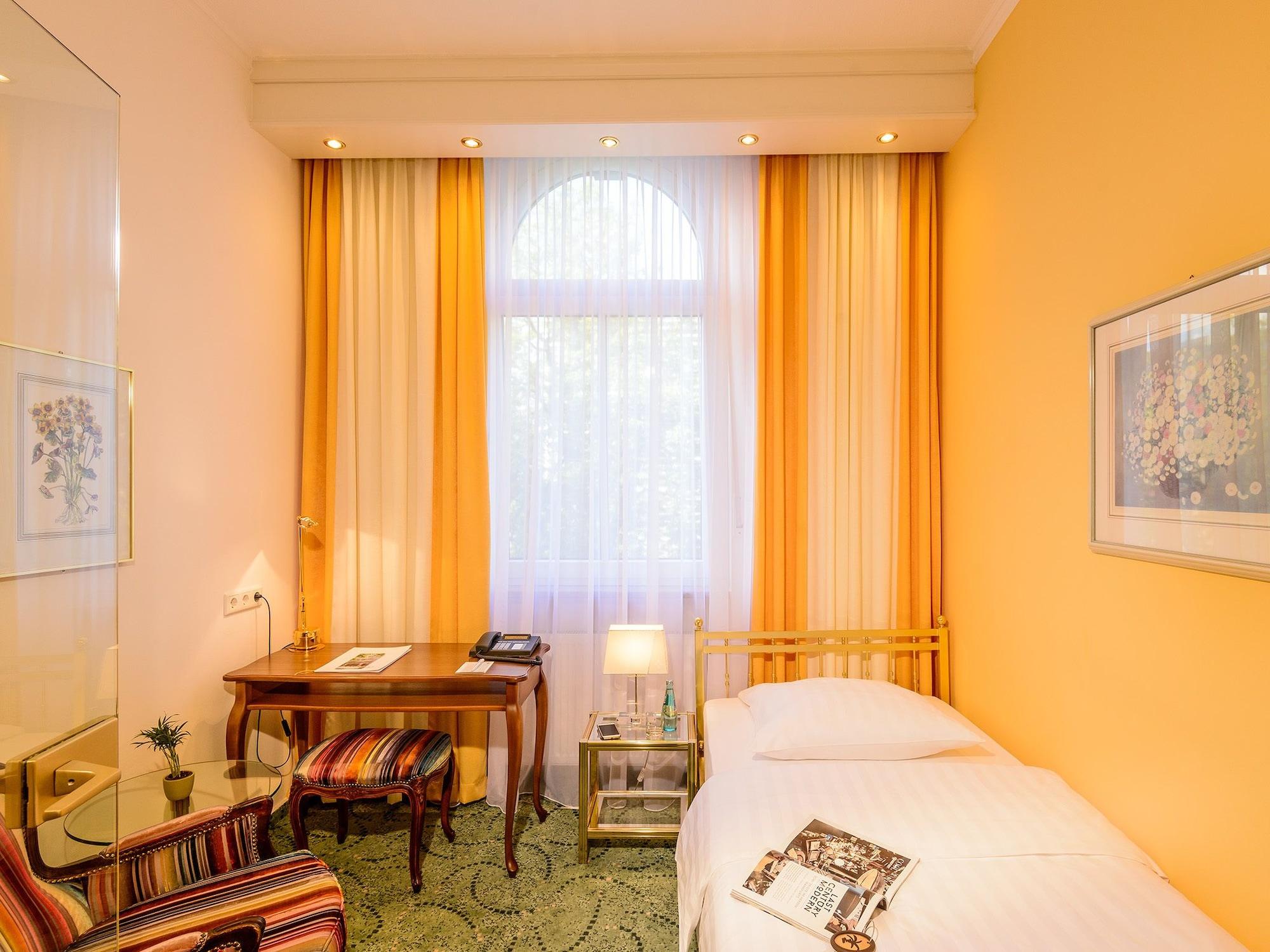 Hotel Palmenhof Франкфурт на Майн Екстериор снимка