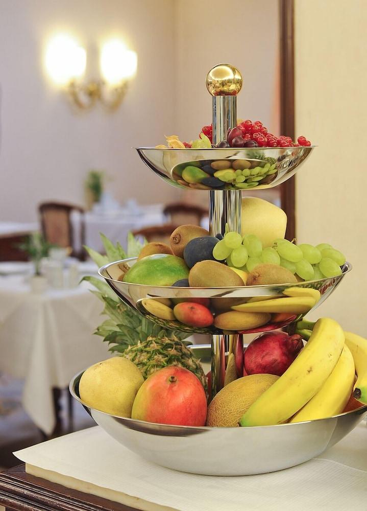 Hotel Palmenhof Франкфурт на Майн Екстериор снимка